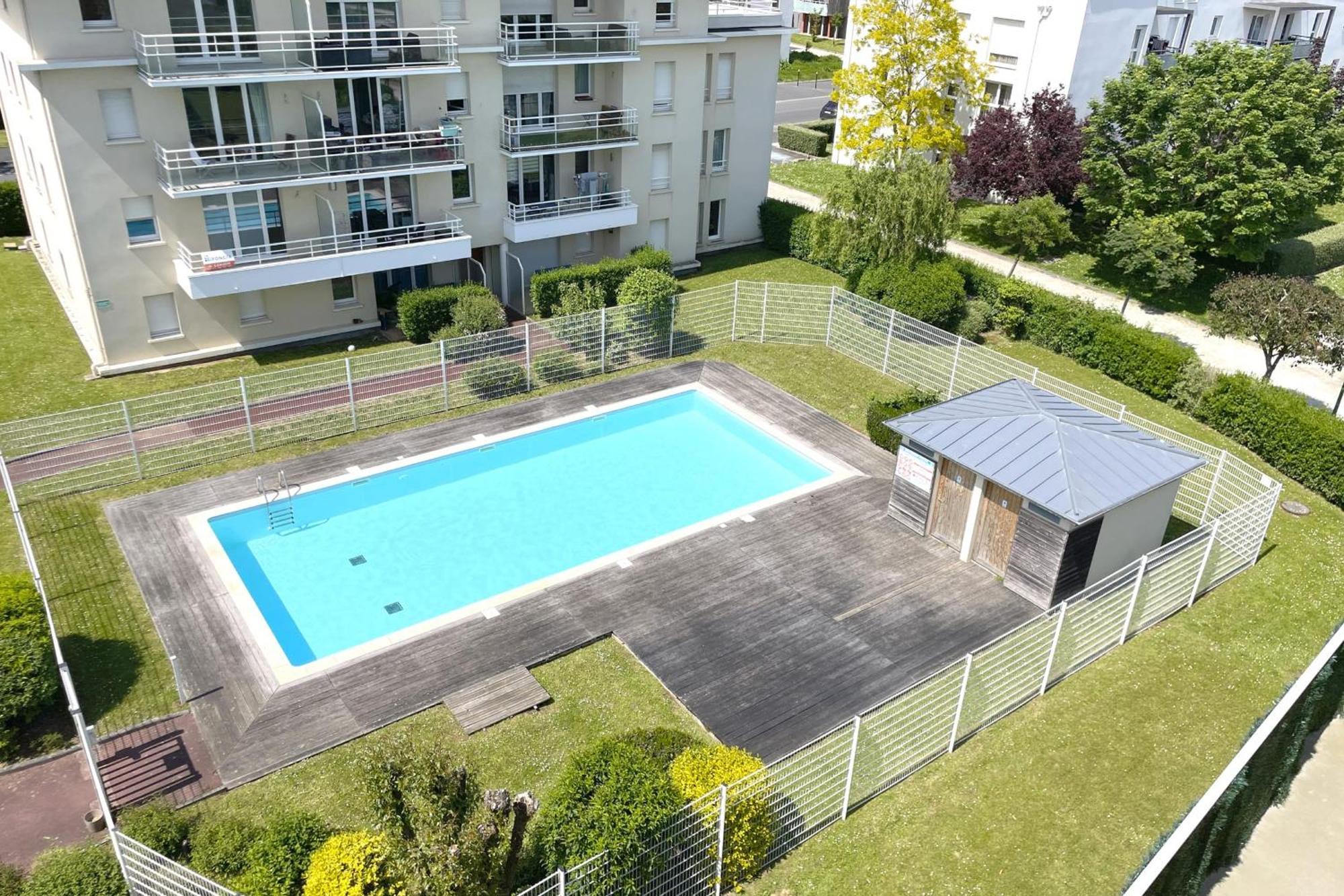 Le Rooftop - Terrasse - Parking - Piscine ก็อง ภายนอก รูปภาพ
